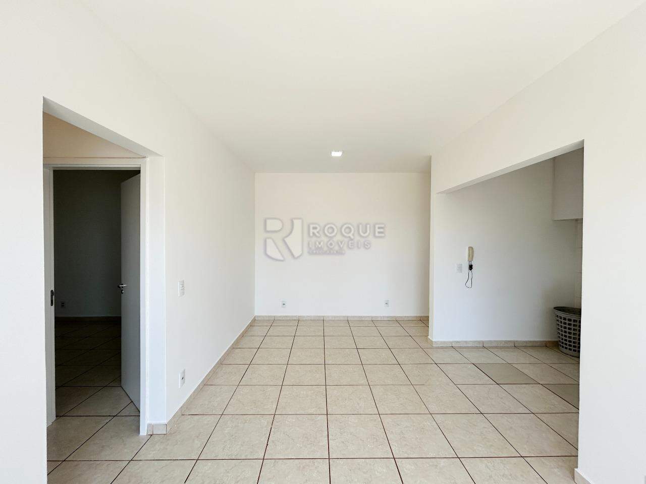 Apartamento à venda no bairro Chácaras Antonieta: Sala