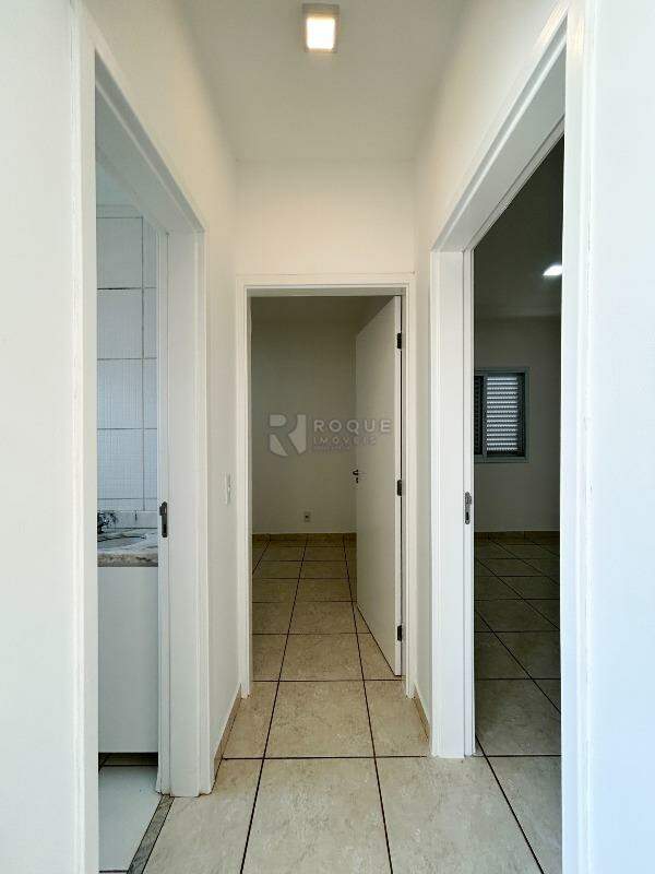 Apartamento à venda no bairro Chácaras Antonieta: Hall