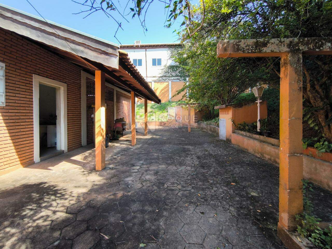 Casa em condomínio à venda no bairro Portal das Rosas: ÁREA DE VARAL