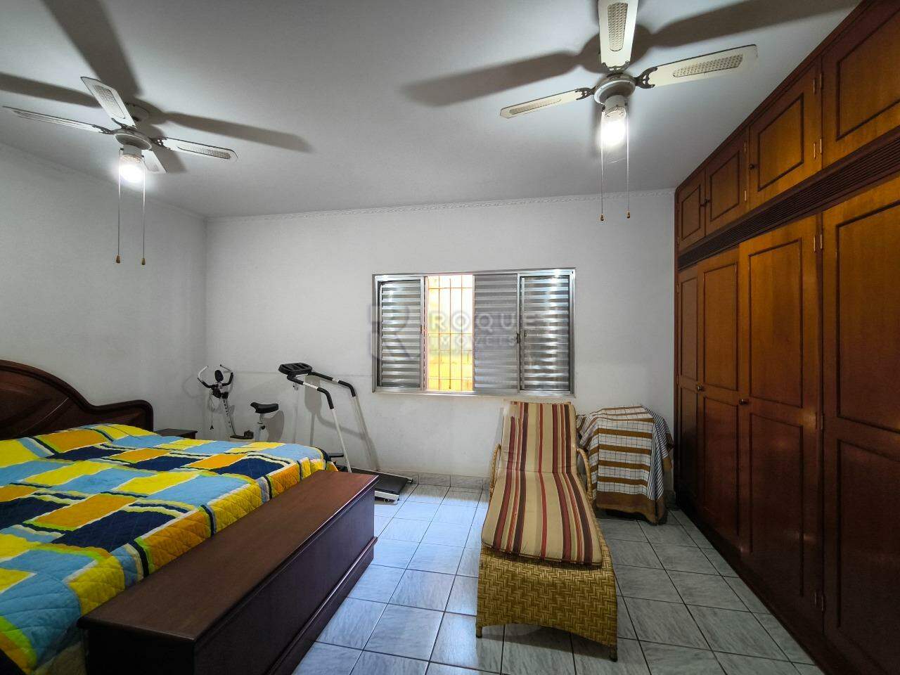 Casa em condomínio à venda no bairro Portal das Rosas: SUÍTE