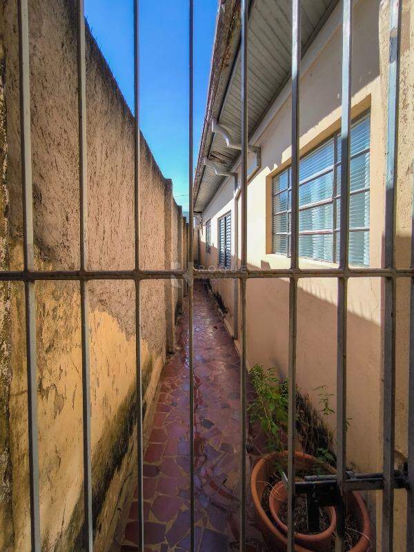 Casa Residencial à venda no bairro Vila São João: LATERAL EXTERNA