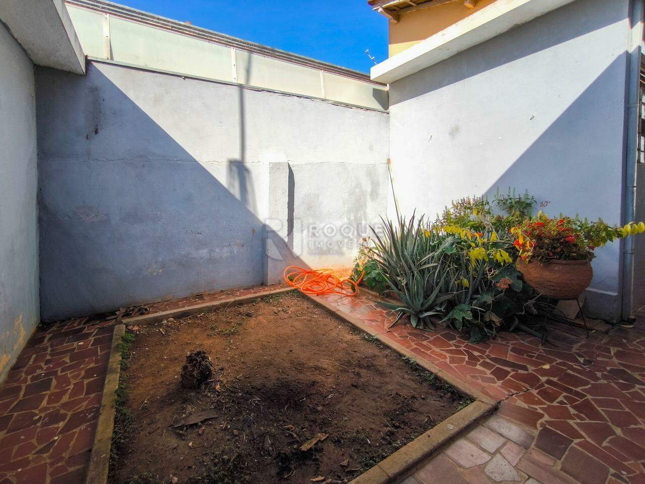 Casa Residencial à venda no bairro Vila São João: JARDIM