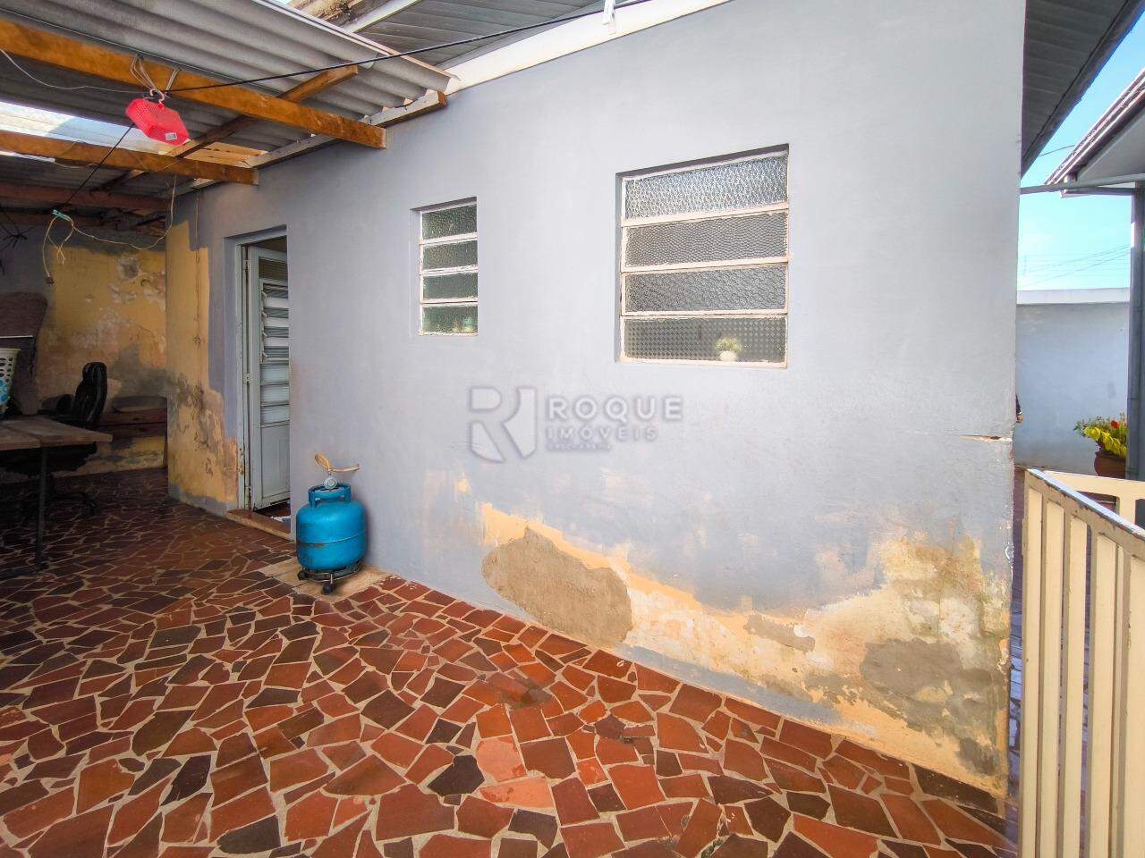 Casa Residencial à venda no bairro Vila São João: FUNDOS