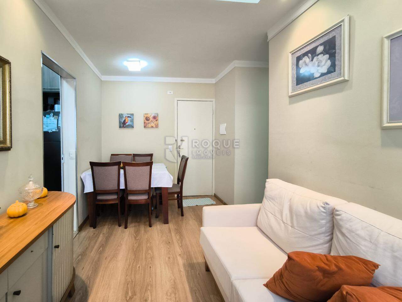 Apartamento à venda no bairro Vila Queiroz: SALA DE ESTAR