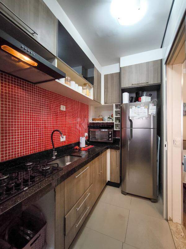 Apartamento à venda no bairro Vila Queiroz: COZINHA