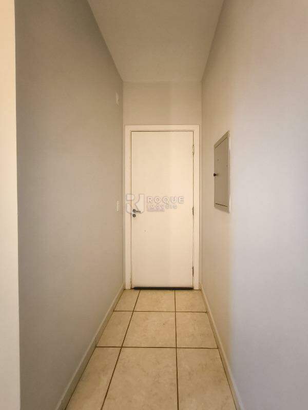 Apartamento à venda no bairro Chácaras Antonieta: HALL DE ENTRADA