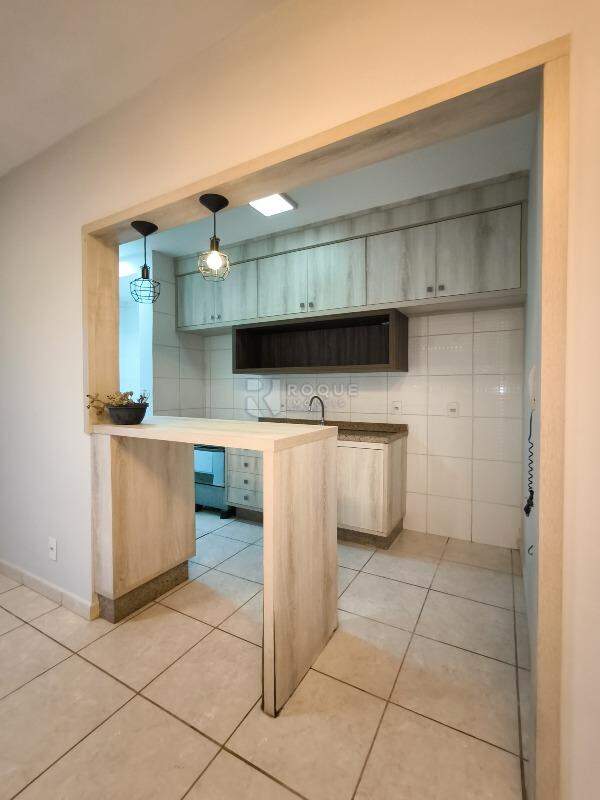 Apartamento à venda no bairro Chácaras Antonieta: COZINHA