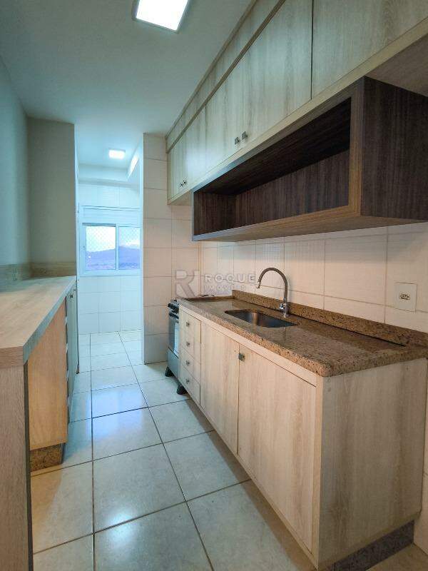 Apartamento à venda no bairro Chácaras Antonieta: COZINHA