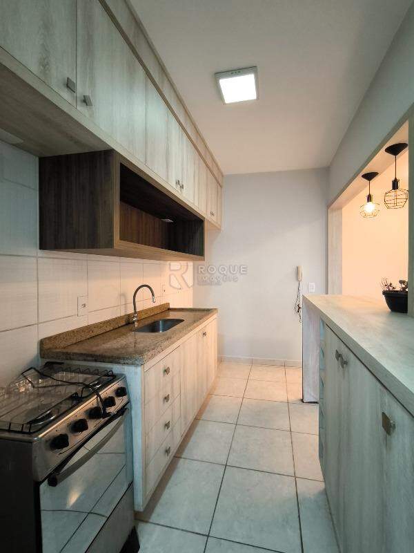 Apartamento à venda no bairro Chácaras Antonieta: COZINHA