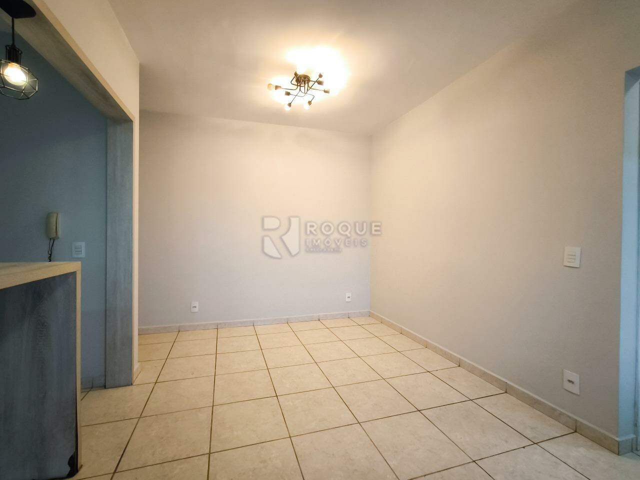 Apartamento à venda no bairro Chácaras Antonieta: SALA DE JANTAR