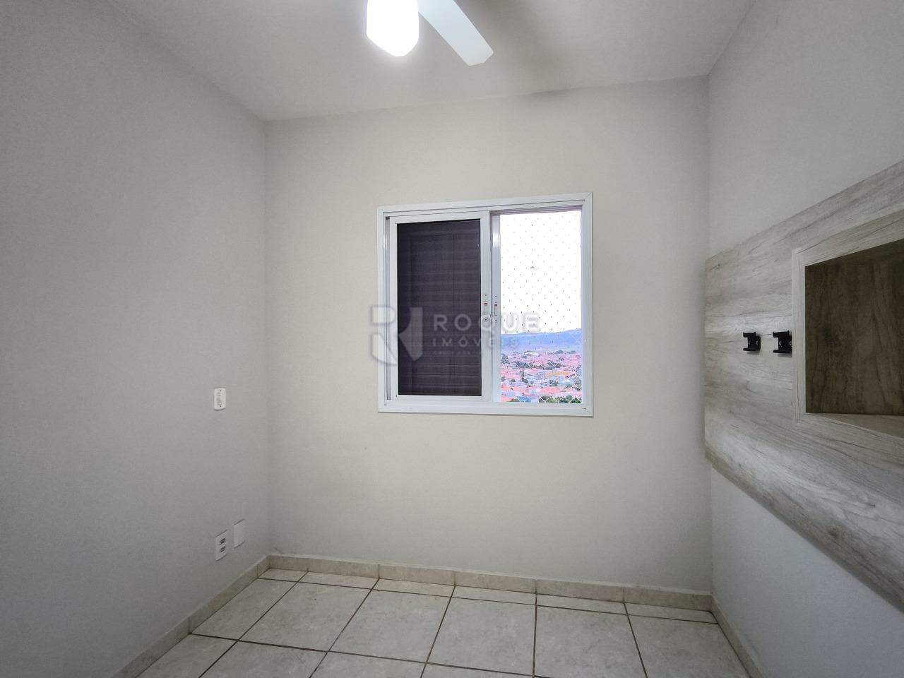 Apartamento à venda no bairro Chácaras Antonieta: DORMITÓRIO 1