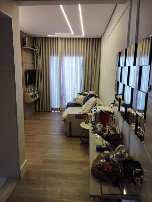 Apartamento à venda no bairro Chácaras Antonieta: 