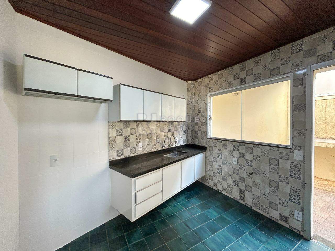 Casa em condomínio para aluguel no bairro Jardim Florença: Cozinha 