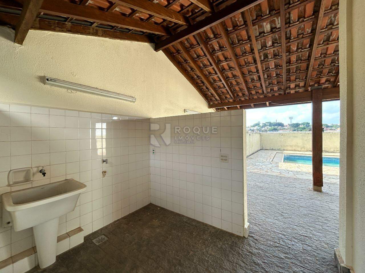 Casa em condomínio para aluguel no bairro Jardim Florença: Área de serviço 