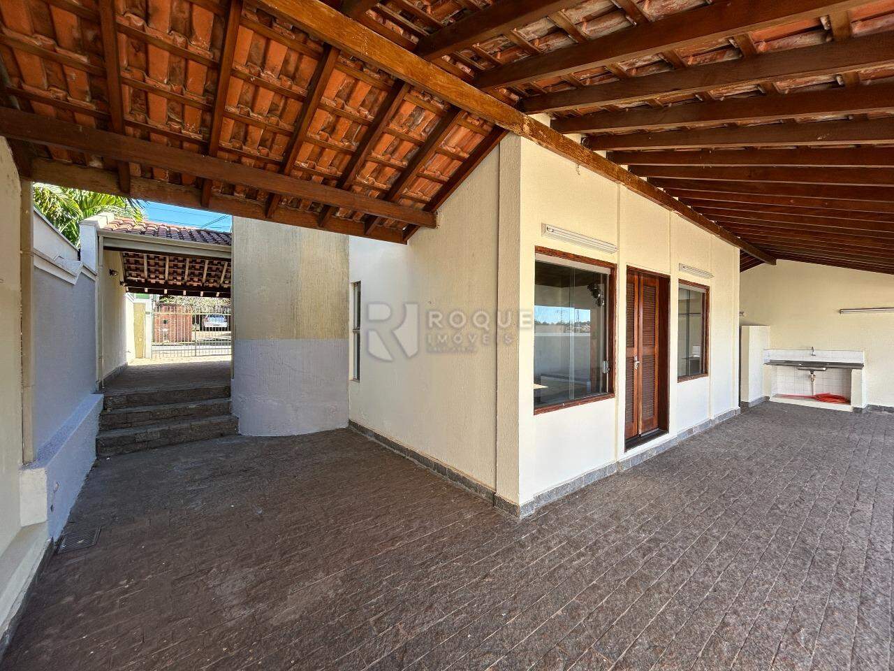 Casa em condomínio para aluguel no bairro Jardim Florença: Varanda fundo 