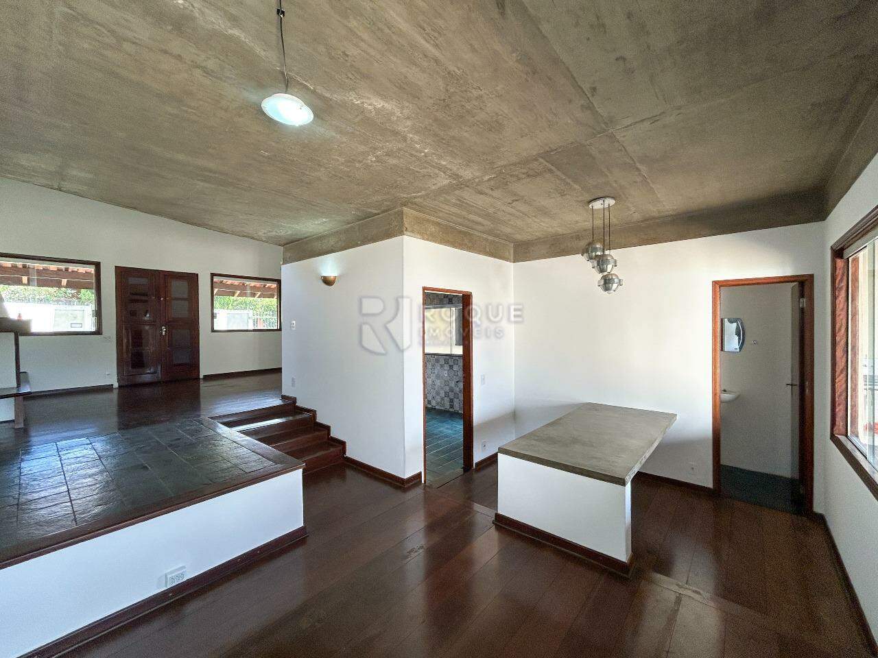 Casa em condomínio para aluguel no bairro Jardim Florença: Copa