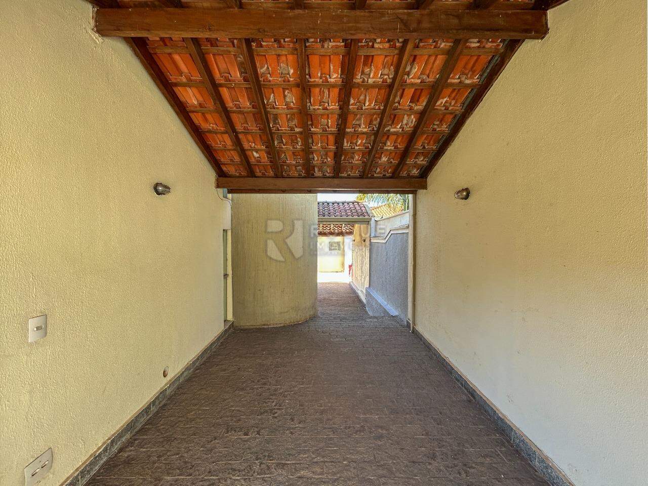 Casa em condomínio para aluguel no bairro Jardim Florença: Garagem 