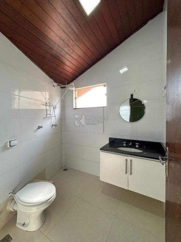 Casa em condomínio para aluguel no bairro Jardim Florença: WC social segundo andar 