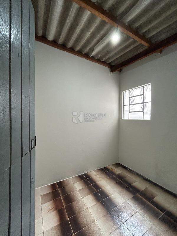 Casa Residencial para aluguel no bairro Vila da Glória: Despensa
