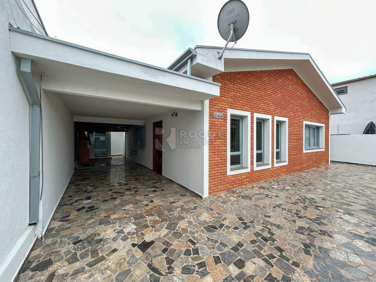 Casa Residencial para aluguel no bairro Vila da Glória: Frente 