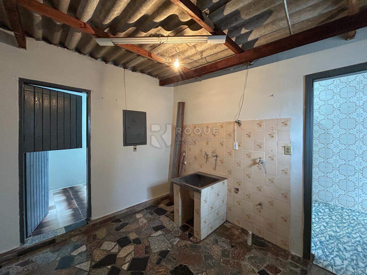 Casa Residencial para aluguel no bairro Vila da Glória: Área de serviço