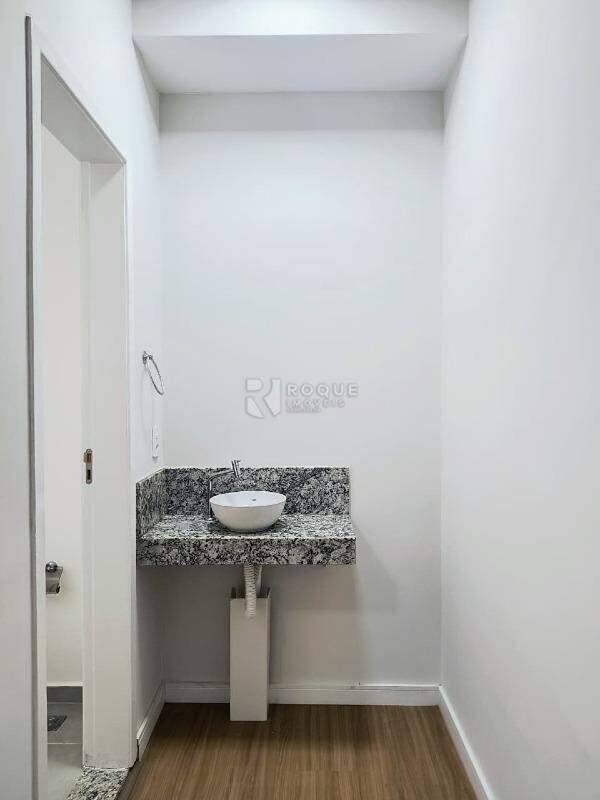 Apartamento para aluguel no bairro Vale das Esmeraldas: Lavatório