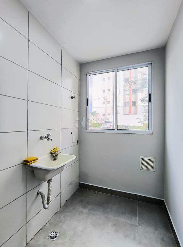 Apartamento para aluguel no bairro Vale das Esmeraldas: Lavanderia