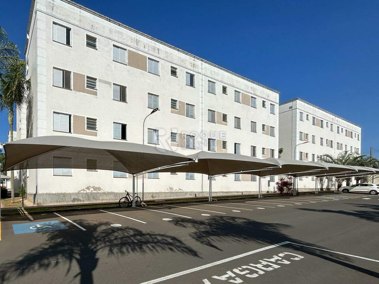 Apartamento para aluguel no bairro Jardim Santa Adélia: Condomínio 