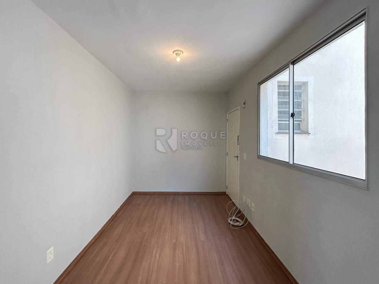 Apartamento para aluguel no bairro Jardim Santa Adélia: Sala 