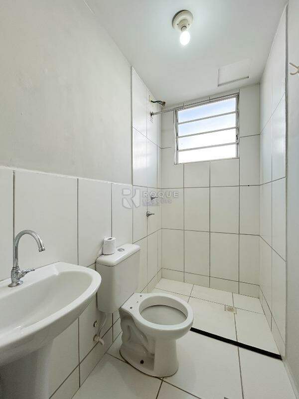 Apartamento para aluguel no bairro Jardim Santa Adélia: WC social 