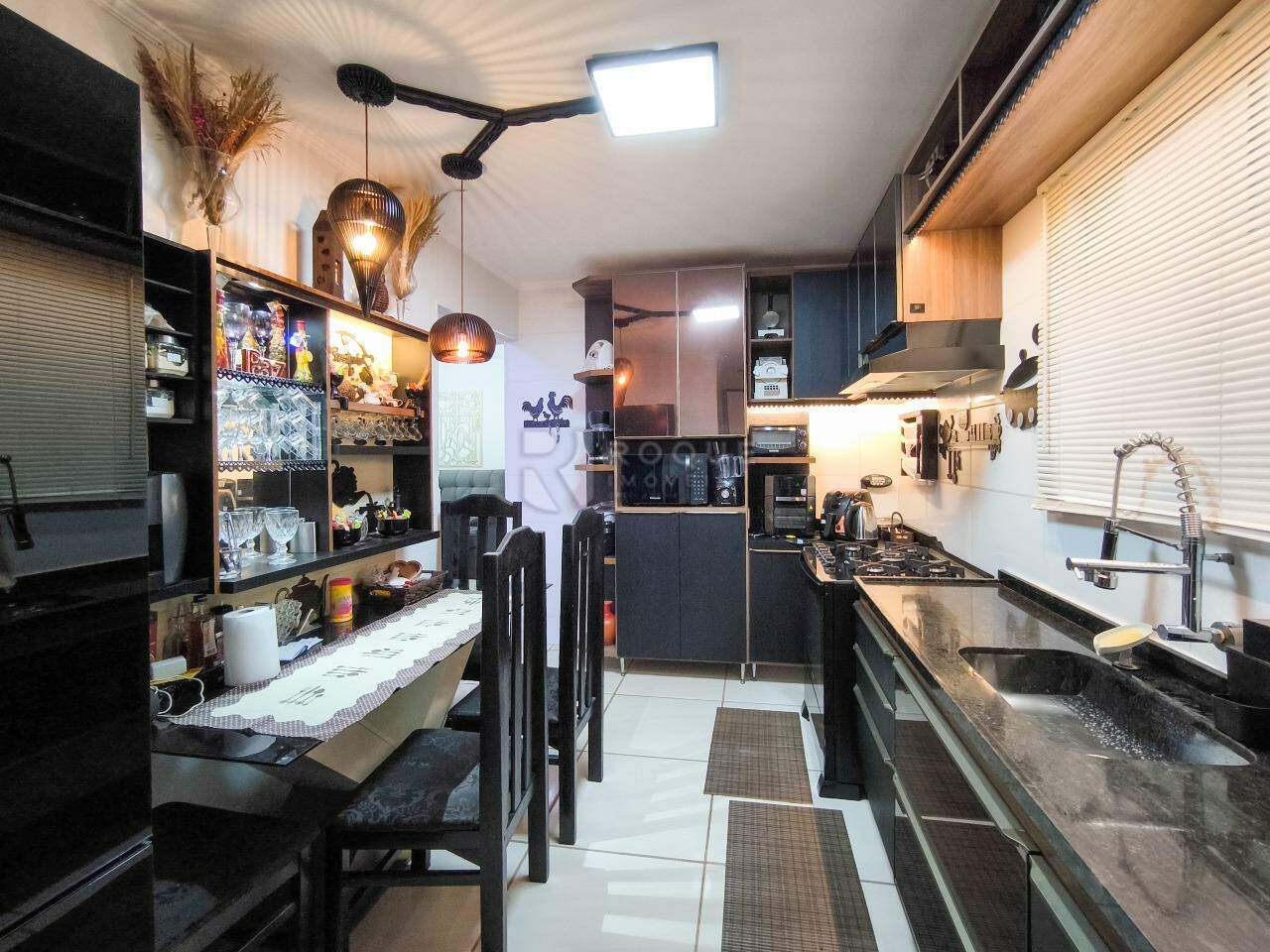Apartamento à venda no bairro Jardim São Roque: COZINHA