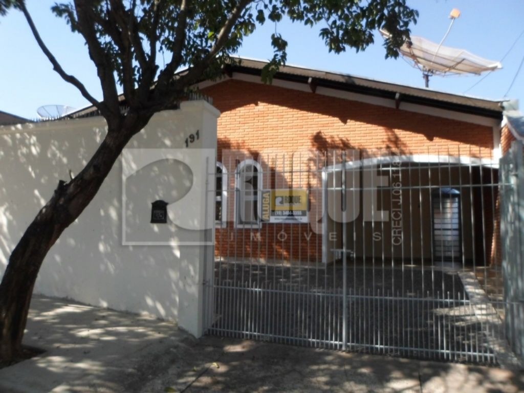 Casa Residencial para aluguel no bairro Jardim Mediterrâneo: Fachada