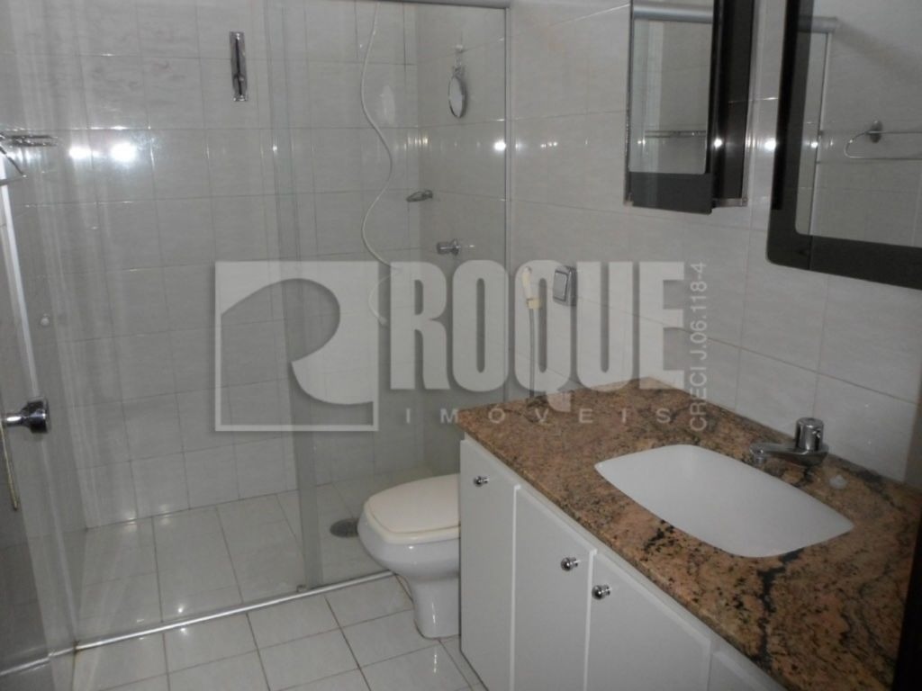 Casa Residencial para aluguel no bairro Jardim Mediterrâneo: WC social