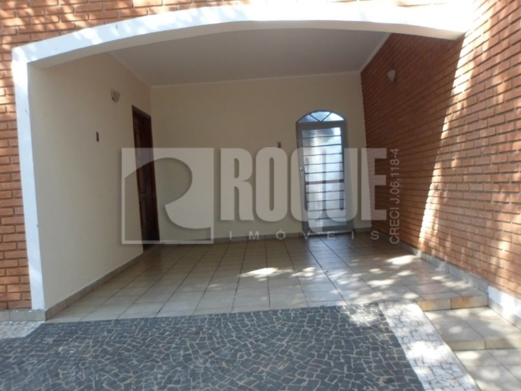 Casa Residencial para aluguel no bairro Jardim Mediterrâneo: Garagem