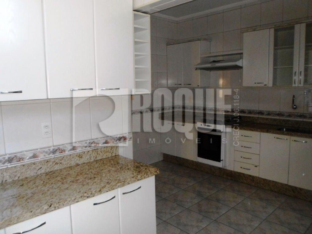 Casa Residencial para aluguel no bairro Jardim Mediterrâneo: Cozinha