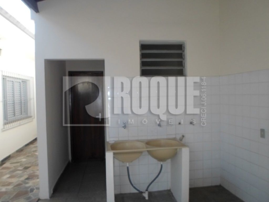 Casa Residencial para aluguel no bairro Jardim Mediterrâneo: Área de serviço