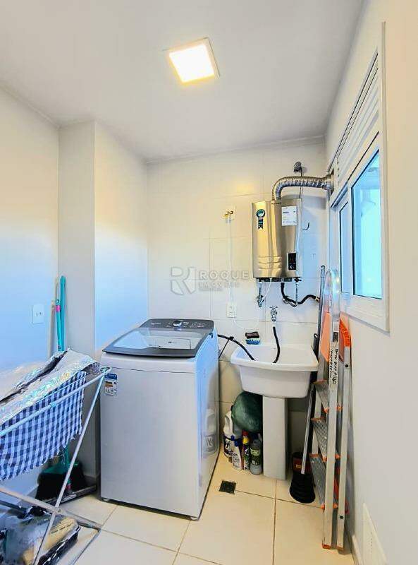 Apartamento para aluguel no bairro Jardim São Roque: Lavanderia