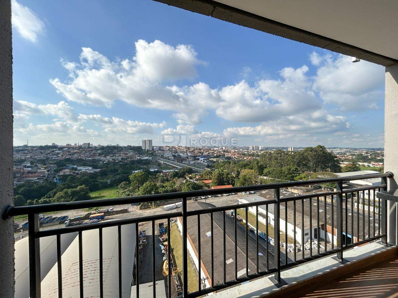 Apartamento para aluguel no bairro Jardim Esteves: Sacada