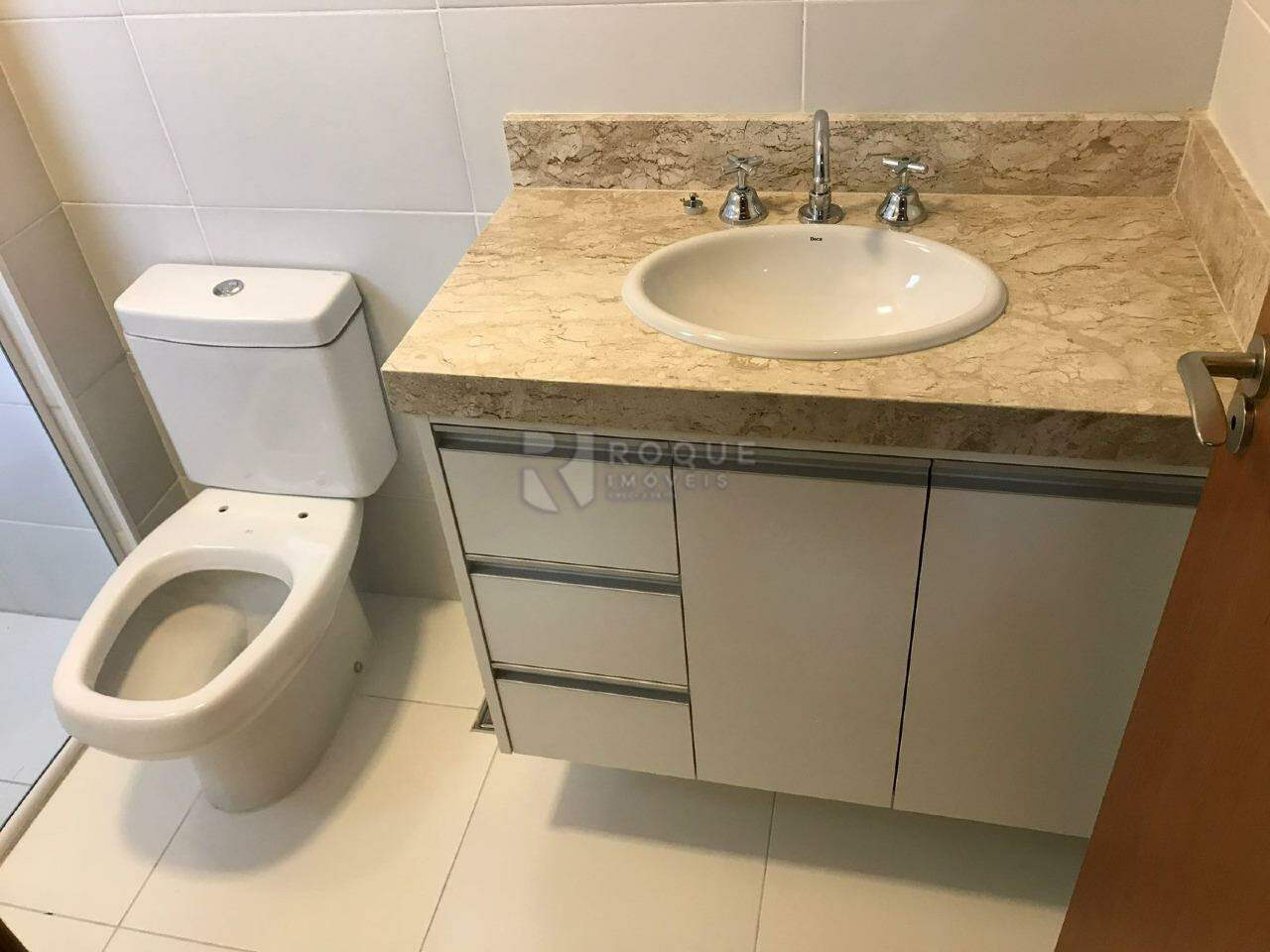 Apartamento à venda no bairro Centro: BANHEIRO DA SUÍTE