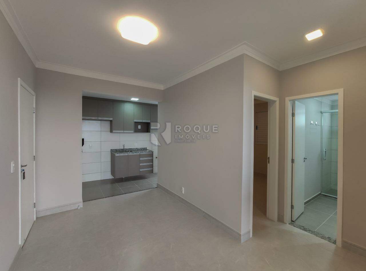 Apartamento à venda no bairro Vale das Esmeraldas: Sala 