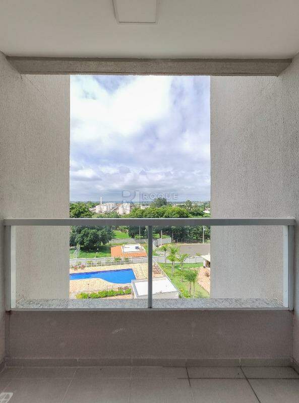 Apartamento à venda no bairro Vale das Esmeraldas: Sacada 