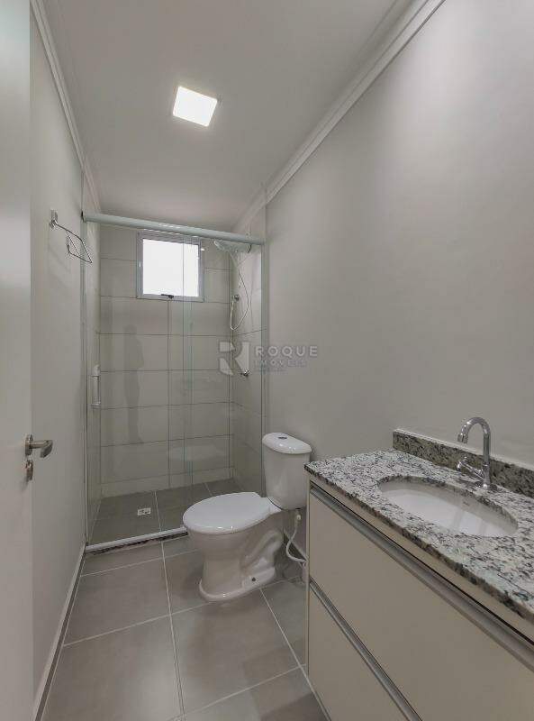 Apartamento à venda no bairro Vale das Esmeraldas: WC social 