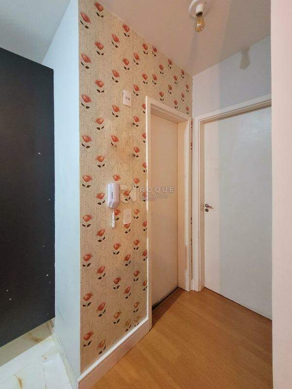 Apartamento à venda no bairro Residencial Rubi: Acesso dormitórios