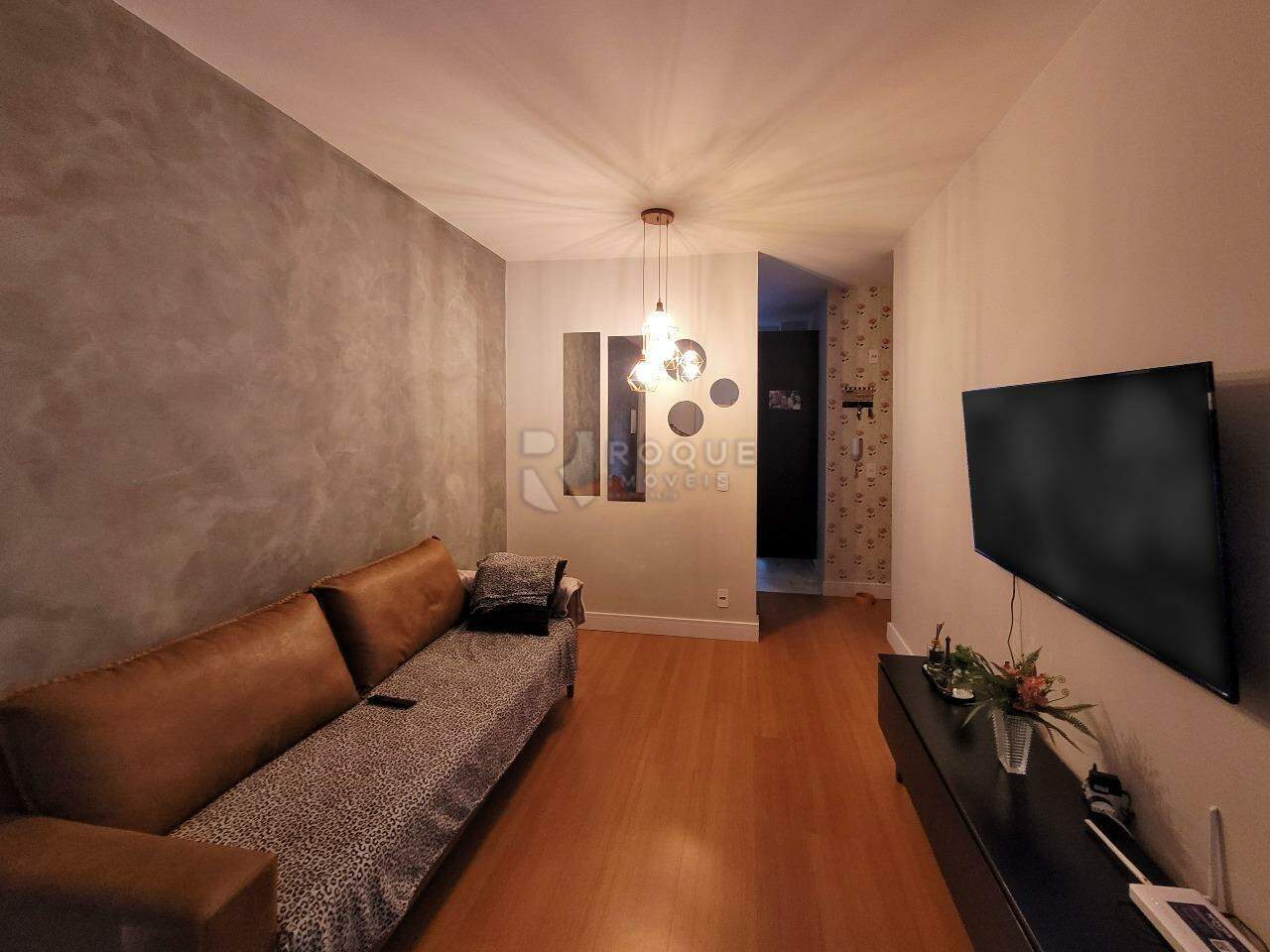 Apartamento à venda no bairro Residencial Rubi: Sala