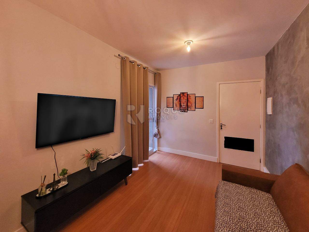 Apartamento à venda no bairro Residencial Rubi: Sala