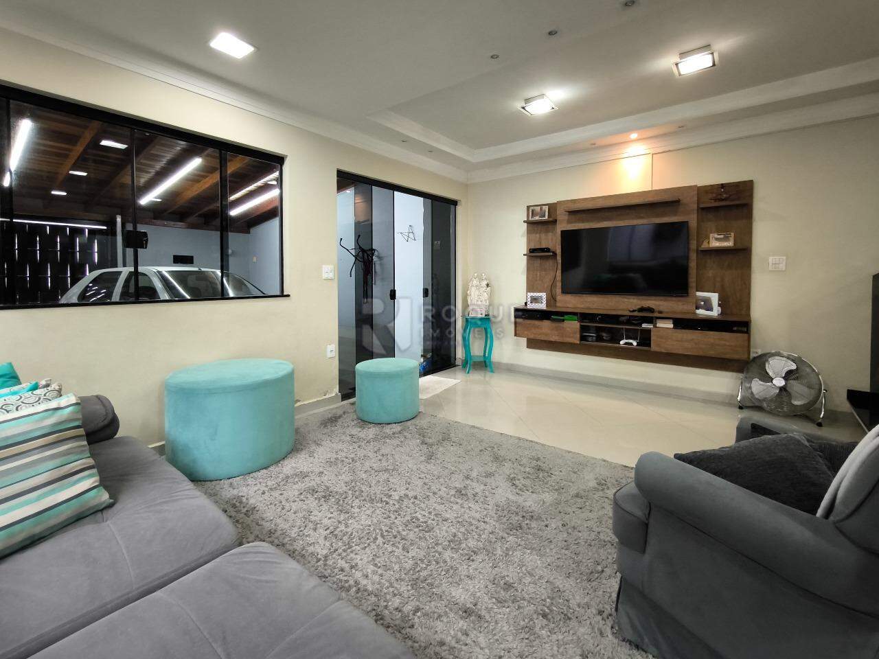 Casa Residencial à venda no bairro Jardim Residencial Roseira: SALA DE ESTAR