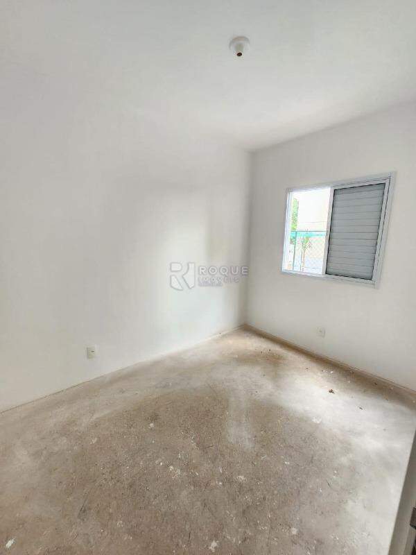 Apartamento à venda no bairro Jardim Santa Adélia: Suíte