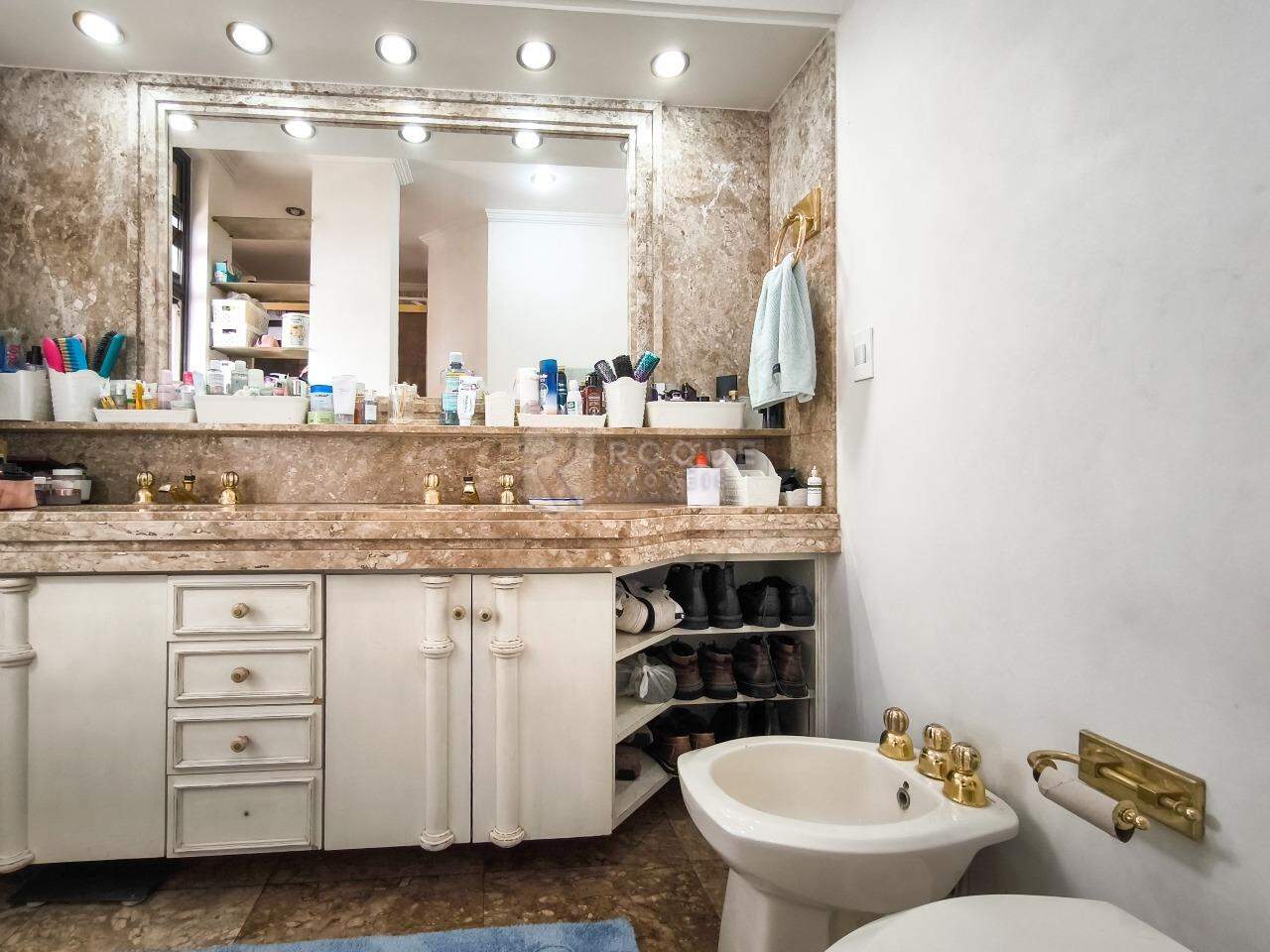 Apartamento à venda no bairro Centro: WC SUÍTE