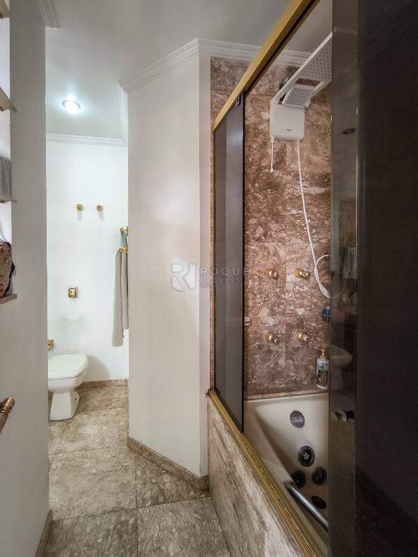 Apartamento à venda no bairro Centro: WC SUÍTE
