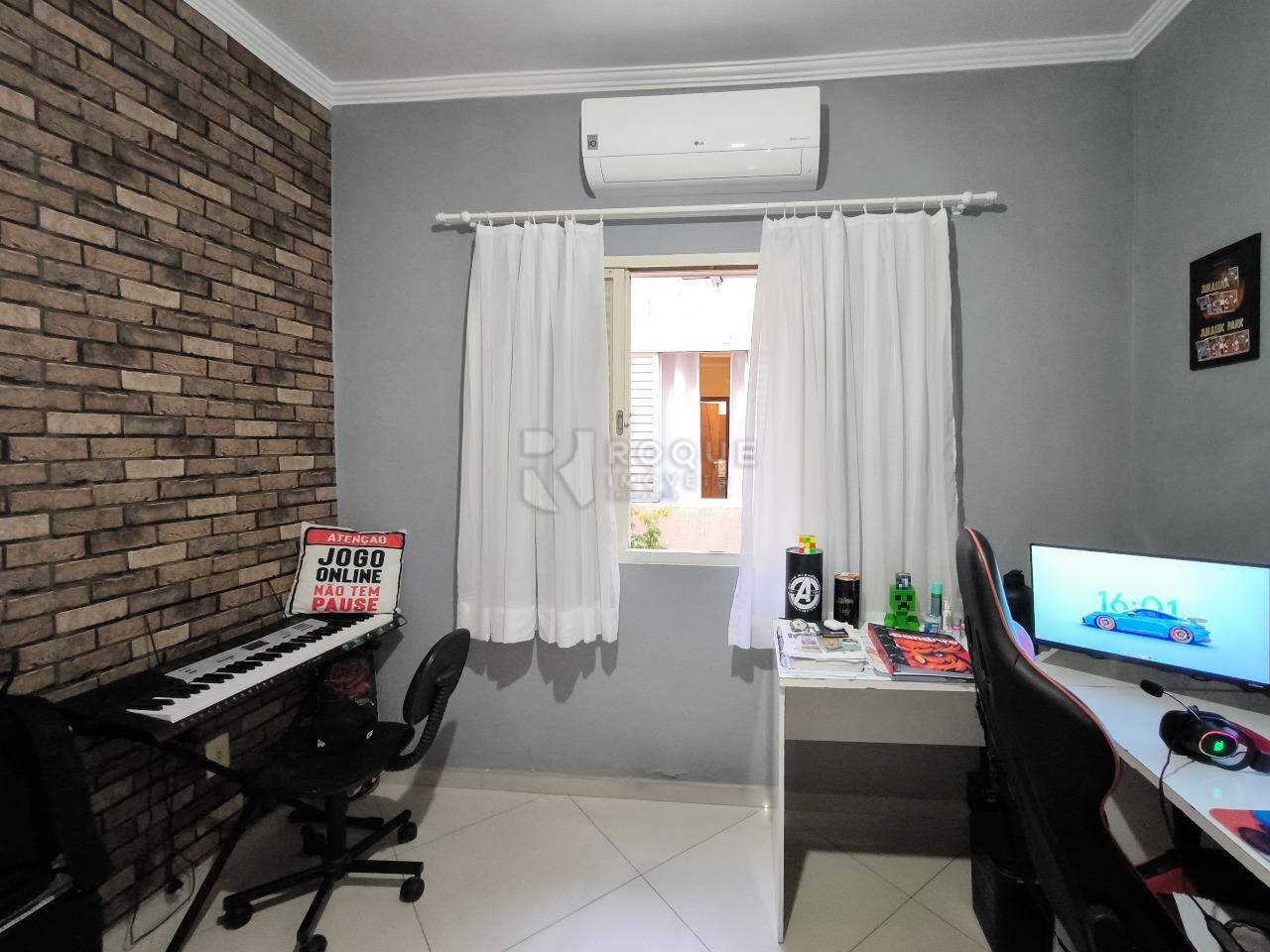 Casa Residencial à venda no bairro Jardim Vista Alegre: DORMITÓRIO 1